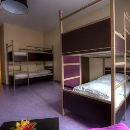 Hostel 2a