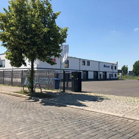 Monteurzimmer Pankow Mit Dachterrasse - Nur 10 Min. Von Der A10 - 3 Zimmer/ 7 Betten *