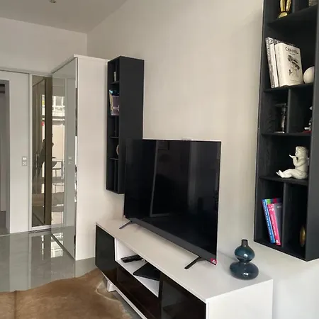 Luxury 60m2 In Wilhelmstadt Apartment