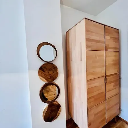 Alte Schoenhauser Lux Apartment