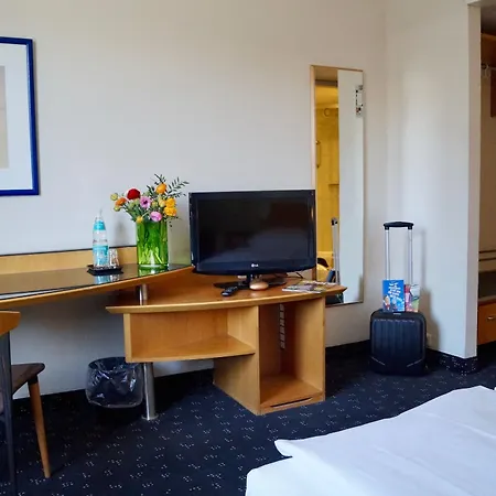 Grand Urban Hostel