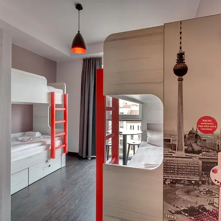 Meininger Alexanderplatz Hotel 3*
