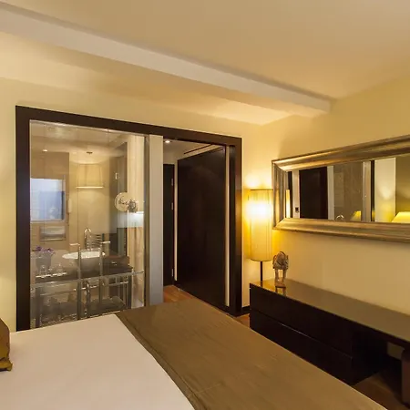 Quentin Design Hotel 4*