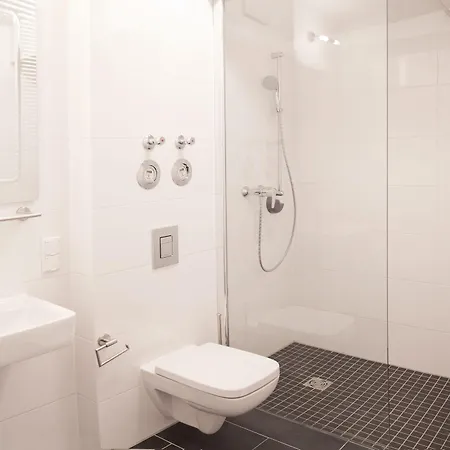 Nikolai Hotel 3*