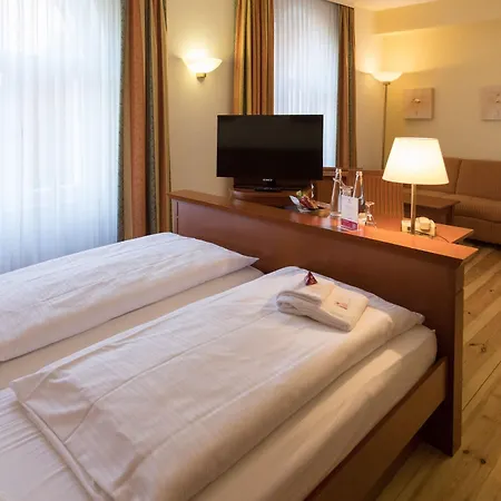 Martas Berlin-mitte 3*