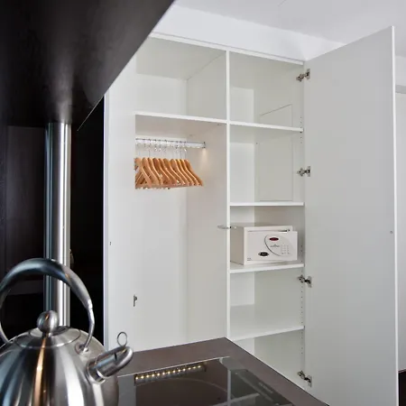 Goodman's Living Apartment *