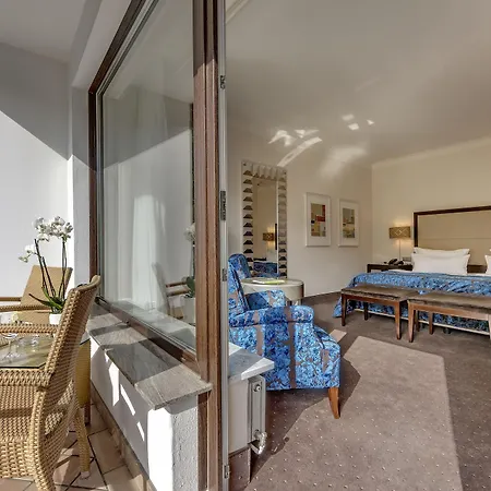 Bernstein Kastania 4* Berlin