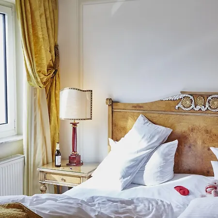 Bernstein Kastania Hotel 4*