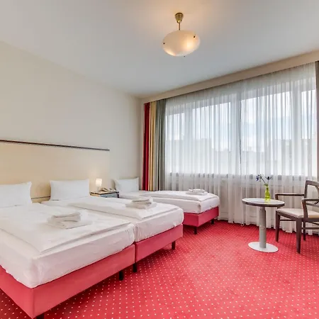 Kurfuerstendamm Hotell 3*