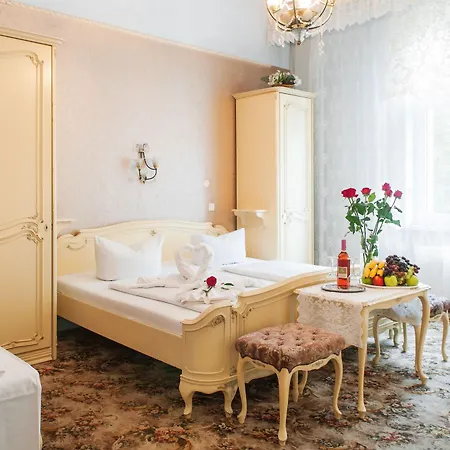 Bellevue Am Kurfuerstendamm מלון 3*