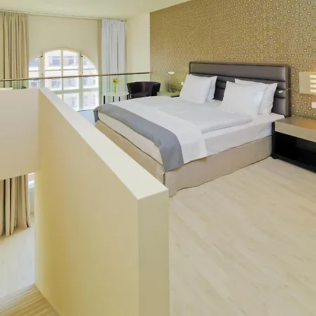 Hotel H10 Ku'damm 4*