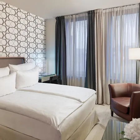 Hotel H10 Ku'damm 4*