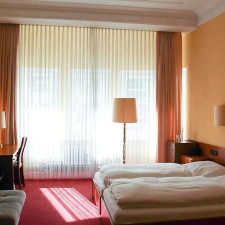 Hotel Kurfuerst Am Kurfuerstendamm