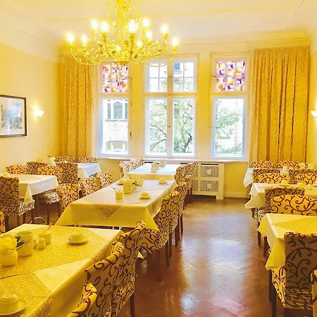 Kurfuerst Am Kurfuerstendamm Hotel 3*
