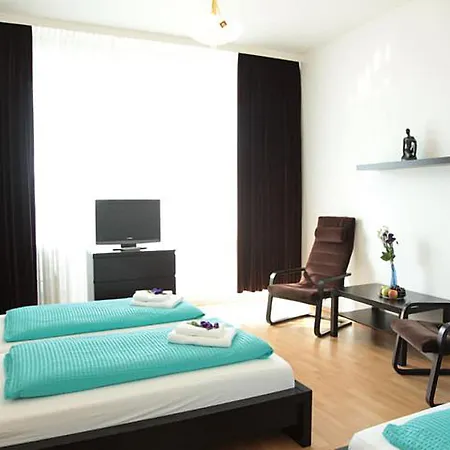 Vega Aparthotel 3*