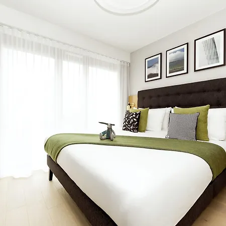 Wilde Berlin, Checkpoint Charlie 4*