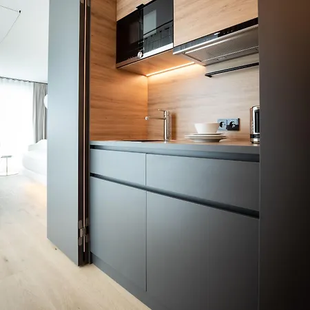 Kpm & Residences Hotel