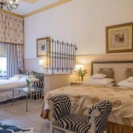 Augusta Am Kurfuerstendamm 3*