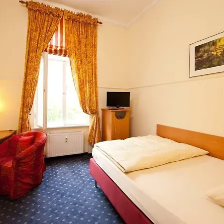 Augusta Am Kurfuerstendamm Berlin