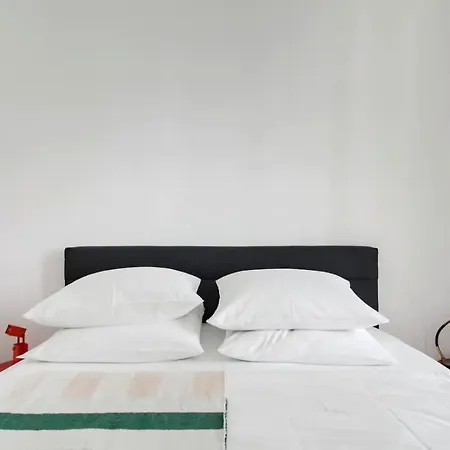 Luxury 2 Bedroom Apartment In The Heart Of Mitte, Berlin Apartment