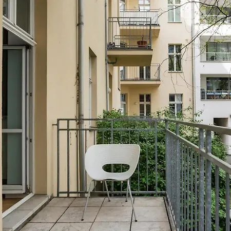 Luxury 2 Bedroom Apartment In The Heart Of Mitte, Berlin *
