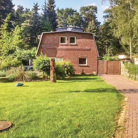 4 Bedroom Gorgeous In Holiday home Berlin