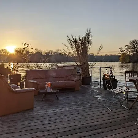 Hausboot Mit Hottub In