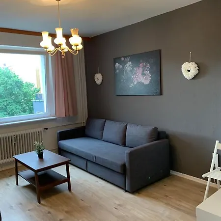 Lebt-wohnung Fur Bis Zu 12 Personen Apartment Berlin