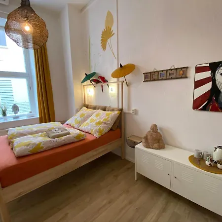 Kiez Hostel *