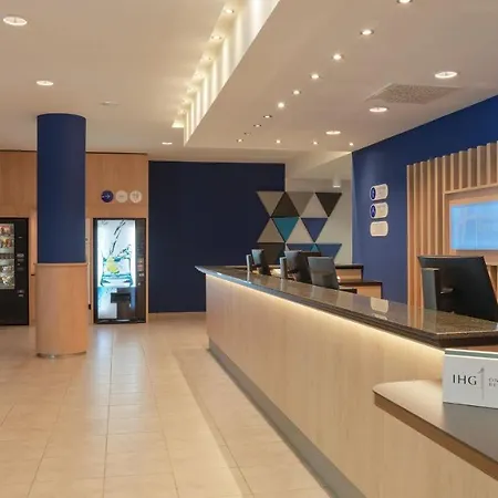 Express Centre By Ihg Hotel