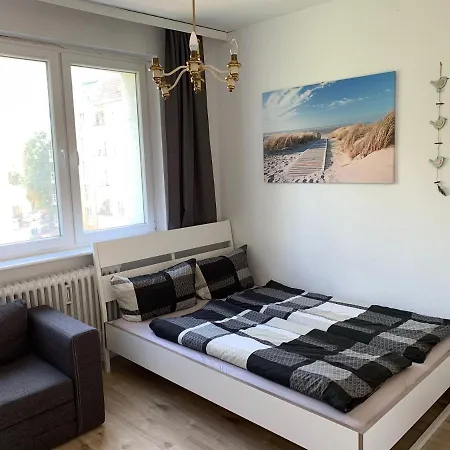 Lebt-wohnung Fur Bis Zu 12 Personen Apartment