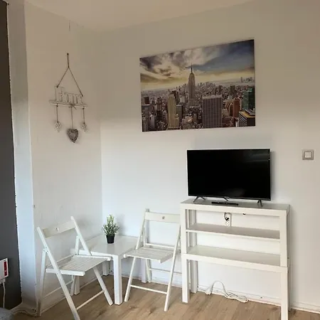 Lebt-wohnung Fur Bis Zu 12 Personen * Berlin