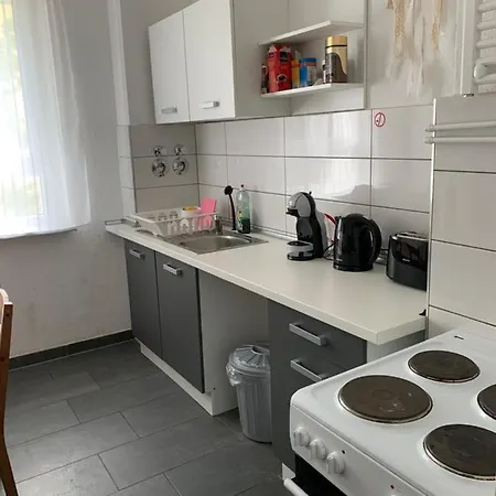 Apartment Lebt-wohnung Fur Bis Zu 12 Personen *