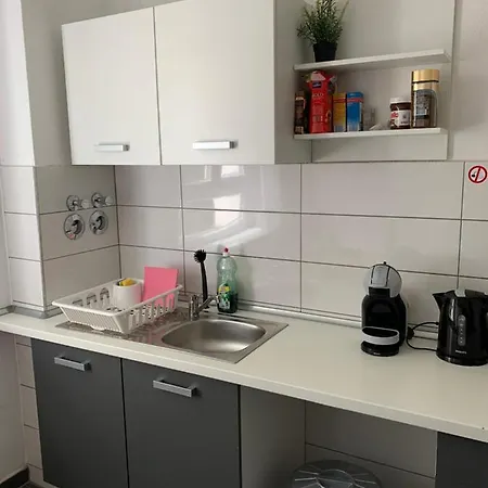 Apartment Lebt-wohnung Fur Bis Zu 12 Personen