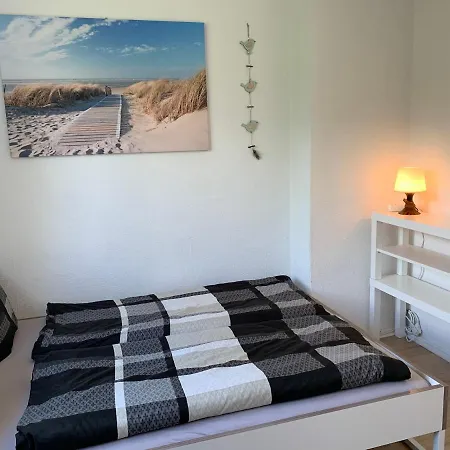 Lebt-wohnung Fur Bis Zu 12 Personen * Berlin