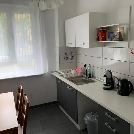 Lebt-wohnung Fur Bis Zu 12 Personen Apartment
