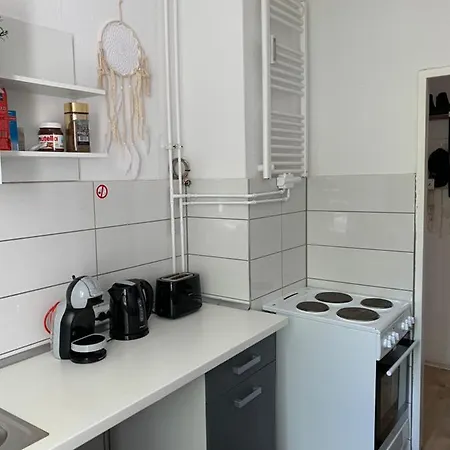 Lebt-wohnung Fur Bis Zu 12 Personen Berlin