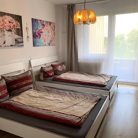 Apartment Lebt-wohnung Fur Bis Zu 12 Personen Berlin