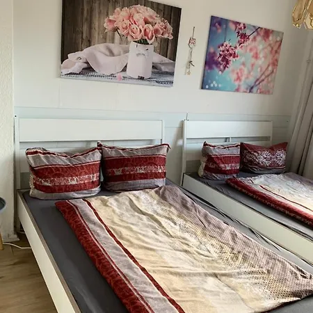 Lebt-wohnung Fur Bis Zu 12 Personen Berlin