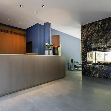 Hotel June Six West 3*