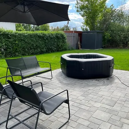 Haushalfte Mit Garten, Kamin, Grill & Whirlpool Nahe Ber *