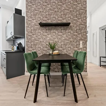 The Mierendorf Hinterhaus, 2 Bed Up To 4 People