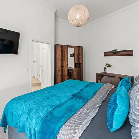 Apartment The Mierendorf Hinterhaus, 2 Bed Up To 4 People Berlin