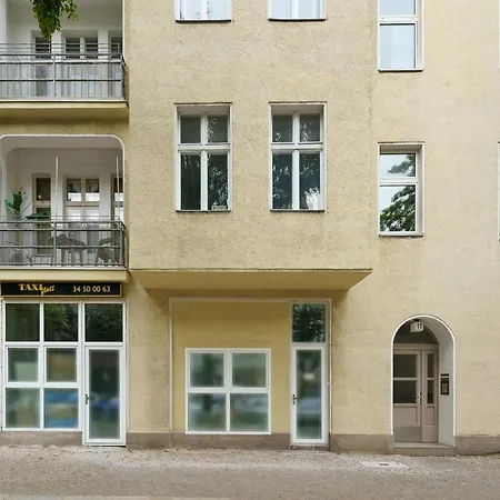 Apartment The Mierendorf Hinterhaus, 2 Bed Up To 4 People *