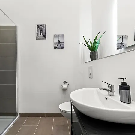 The Mierendorf Hinterhaus, 2 Bed Up To 4 People Apartment Berlin