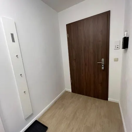 Haushalfte Mit Garten, Kamin, Grill & Whirlpool Nahe Ber Holiday home Berlin