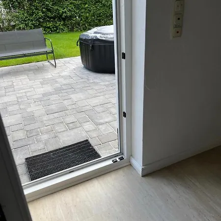 Haushalfte Mit Garten, Kamin, Grill & Whirlpool Nahe Ber * Berlin