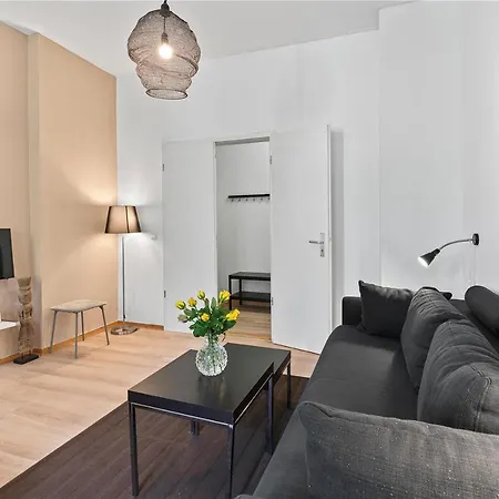 Apartment 33 Efg Schoenhauser Allee Mit Balkon *