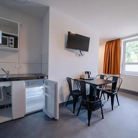 Neohostel