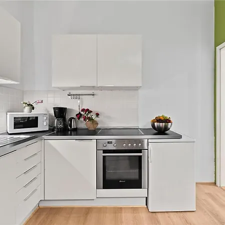 33 Efg Schoenhauser Allee Mit Balkon * Berlin